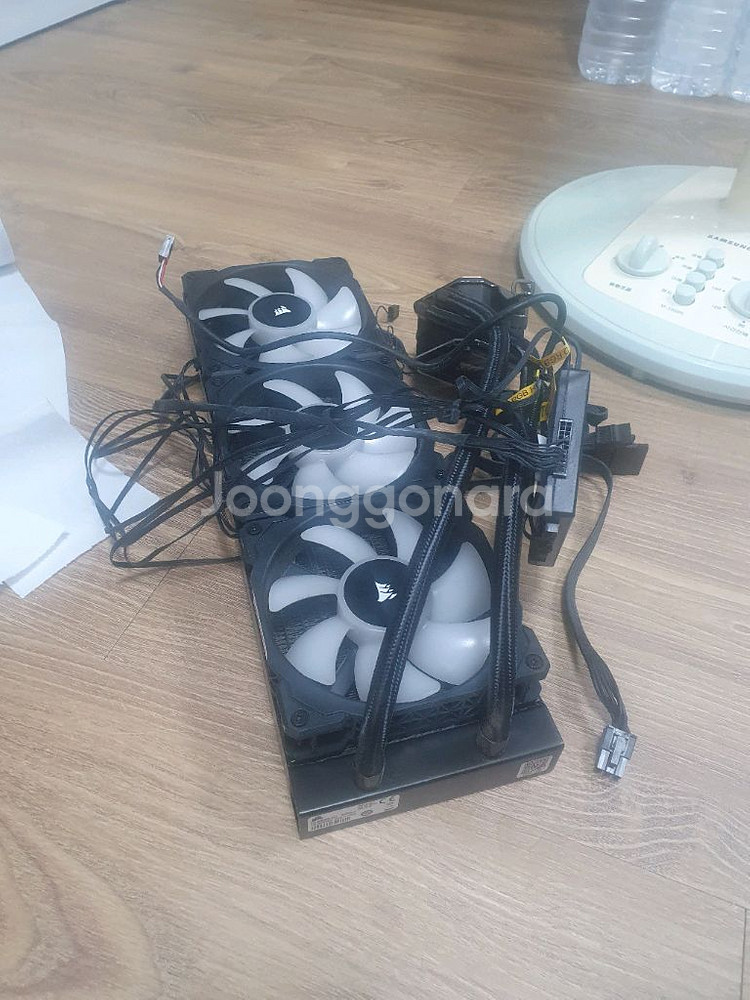 커세어의 240mm 일체형 수랭쿨러인 H100i RGB--3
