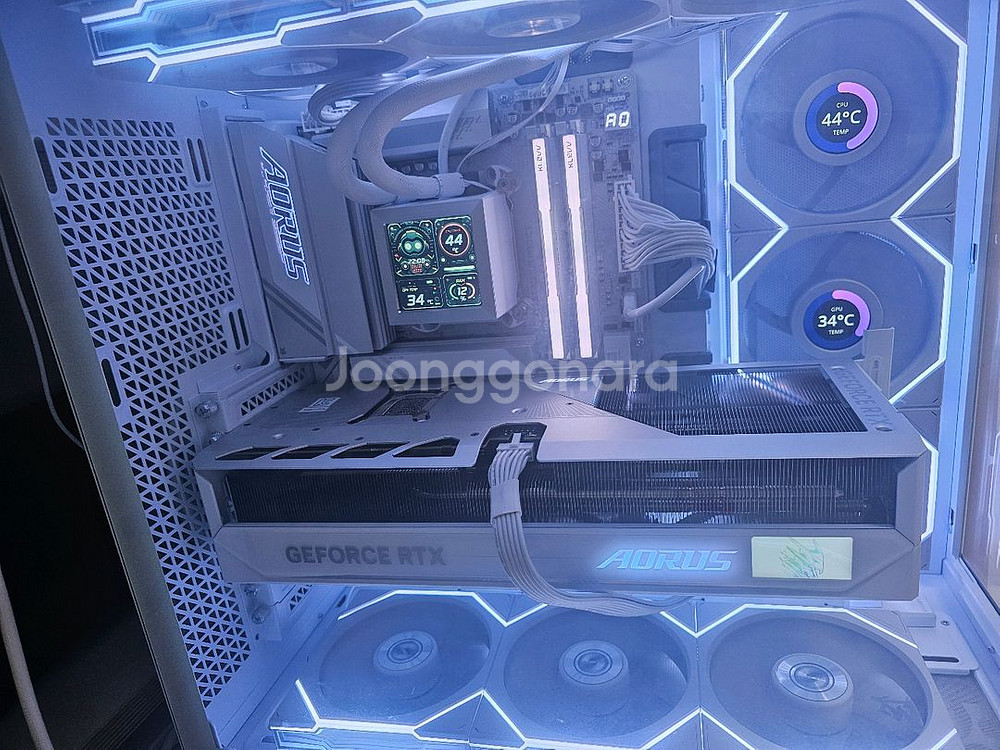 9950x3d rtx5080 리안리 화이트 데스크탑--0