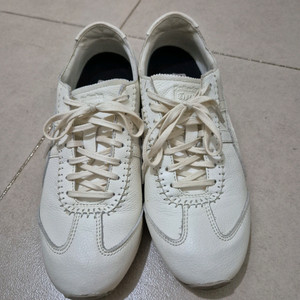 오니츠카 MHS 크림 스니커즈