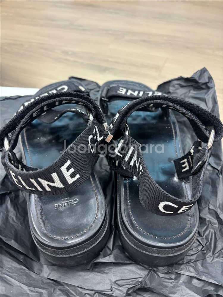 셀린느 CELINE 레오 스트래피 샌들 44사이즈--4