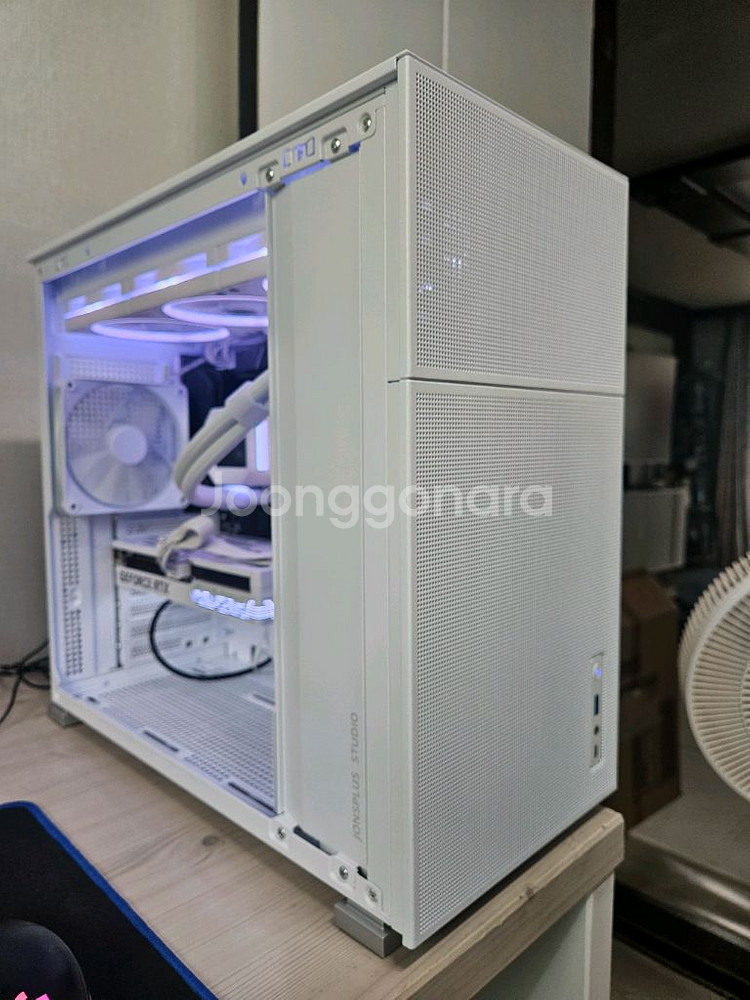 (화이트)7800X3D 램32G 1테라 5060Ti--3