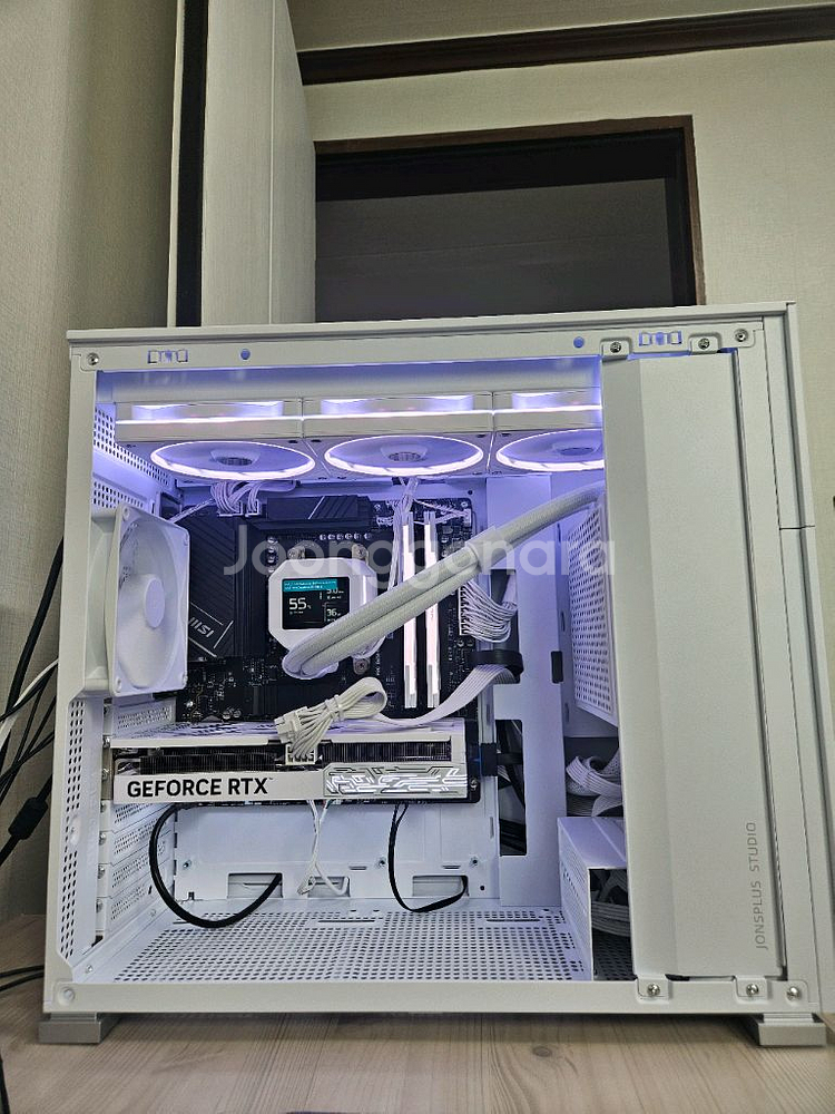 (화이트)7800X3D 램32G 1테라 5060Ti--1