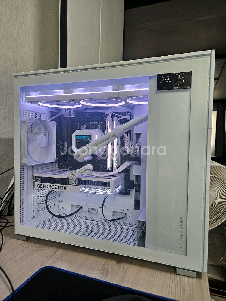 (화이트)7800X3D 램32G 1테라 5060Ti--4