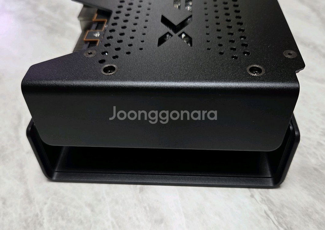 XFX 라데온 7700XT 팝니다.(as 28년 3월--5