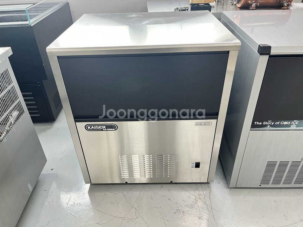 카이저 언더카운터 제빙기 100kg 수냉식--0