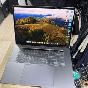맥북 프로 16인치 2019 고급형 I9 1TB 16G