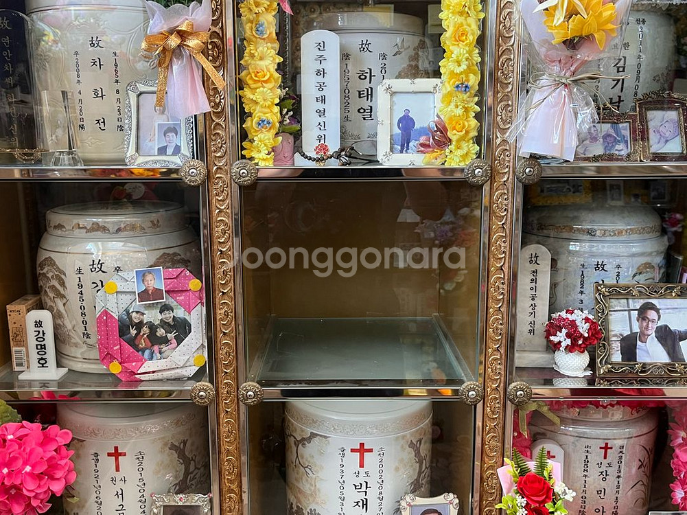 통일로추모공원 2층 개인단 영구권 채광좋은 자리--0