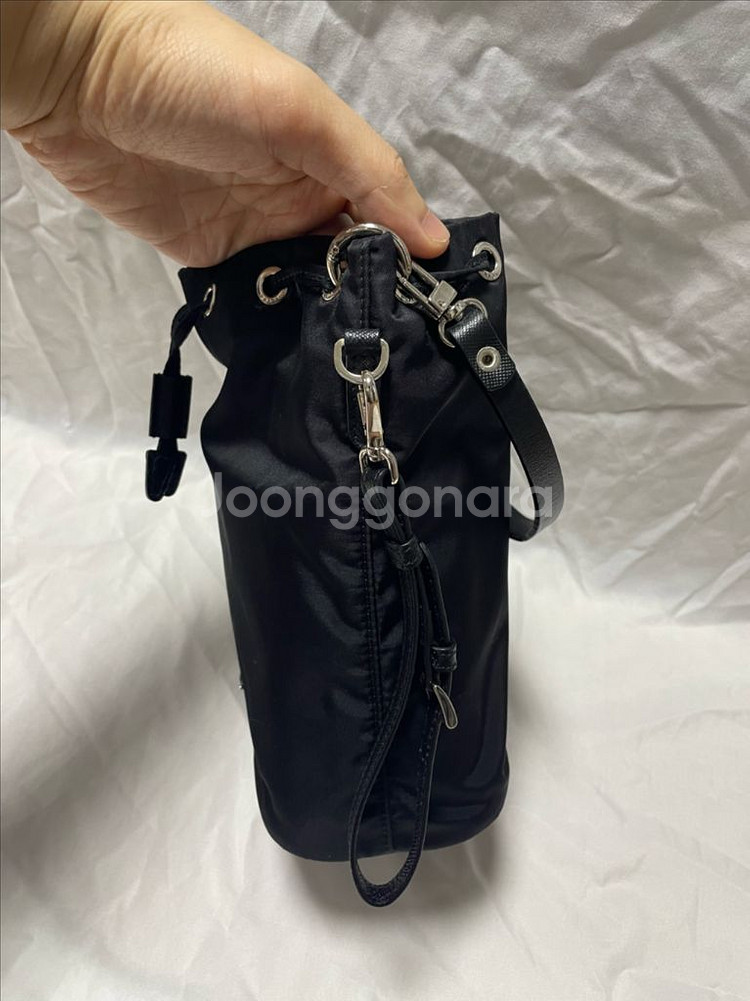 프라다 블랙 포코노 나일론 버킷 파우치백 + 스트랩--2
