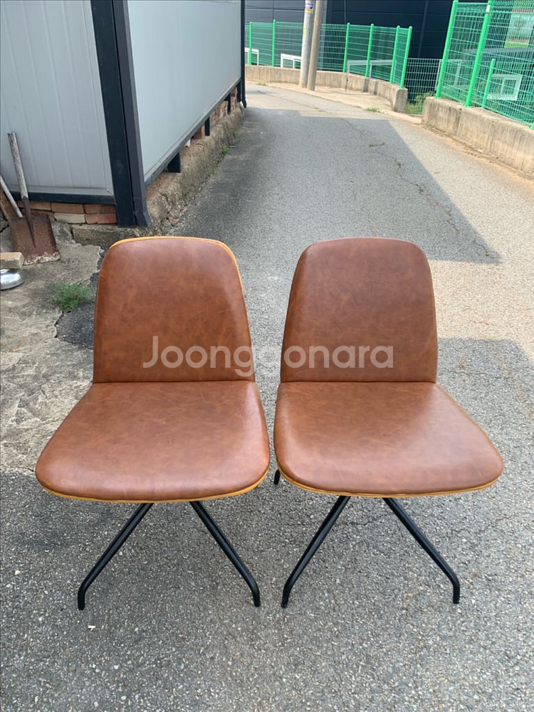 뮤트체어 리볼빙의자 카페의자--1