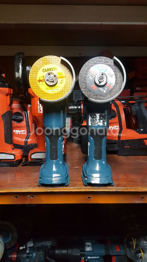 보쉬충전그라인더 GWS 18V-7브러쉬리스모터 본체만--2