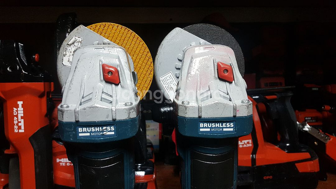 보쉬충전그라인더 GWS 18V-7브러쉬리스모터 본체만--6