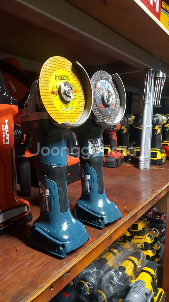 보쉬충전그라인더 GWS 18V-7브러쉬리스모터 본체만--8