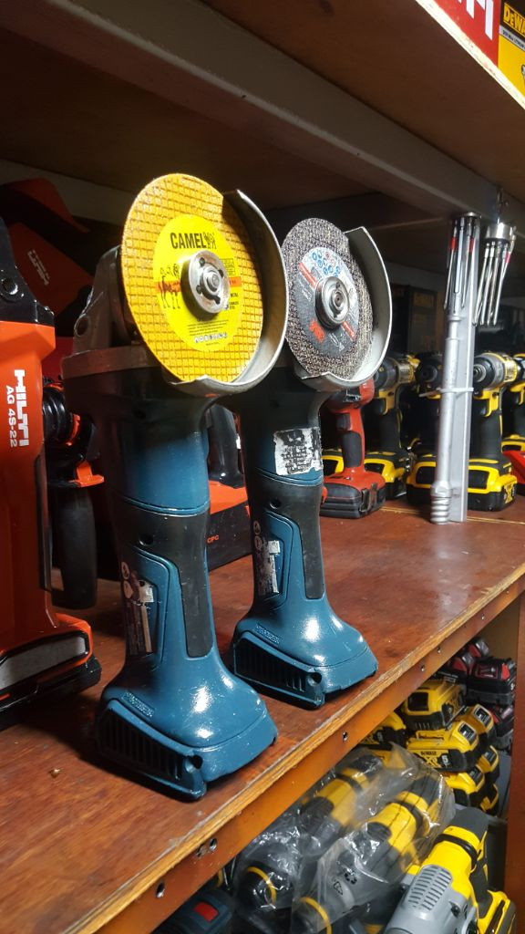 보쉬충전그라인더 GWS 18V-7브러쉬리스모터 본체만 이미지