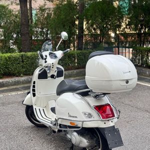2018년식 베스파gts300 39xx km 낮은키로수