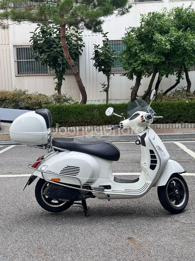 2018년식 베스파gts300 39xx km 낮은키로수--1