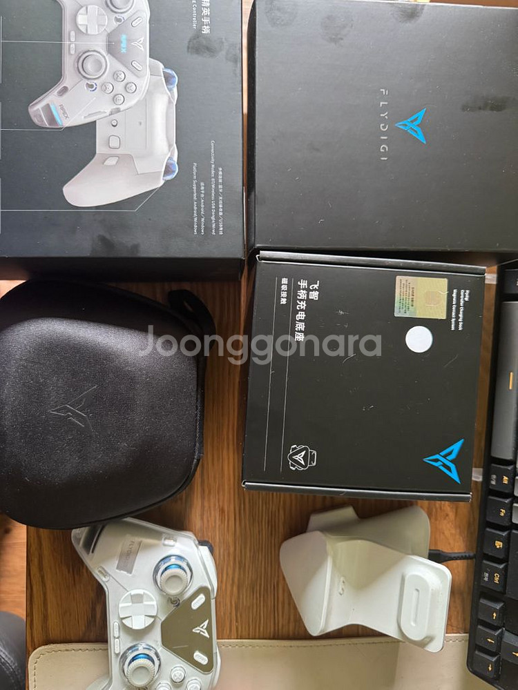 플라이디지 아펙스4 게임패드--0