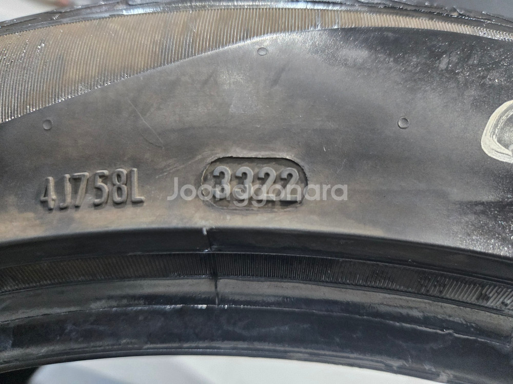 중고 타이어 245 45 18 피렐리 P8FS 2본--4