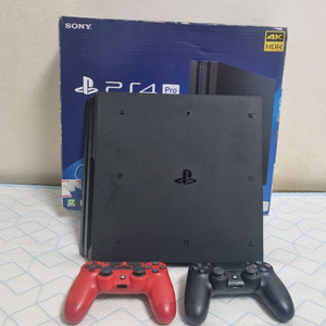 PS4(플레이스테이션 4)Pro 본체 + 컨트롤러 2개