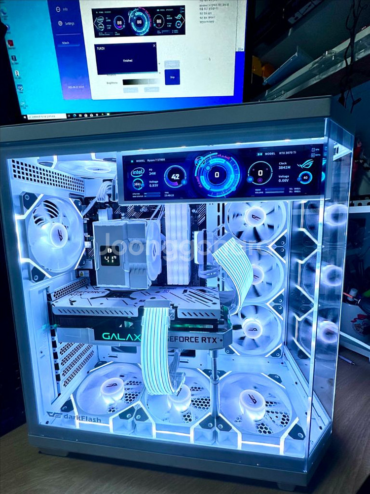 데스크탑 PC 컴퓨터 팝니다. 게이밍·영상편집·화이트--4