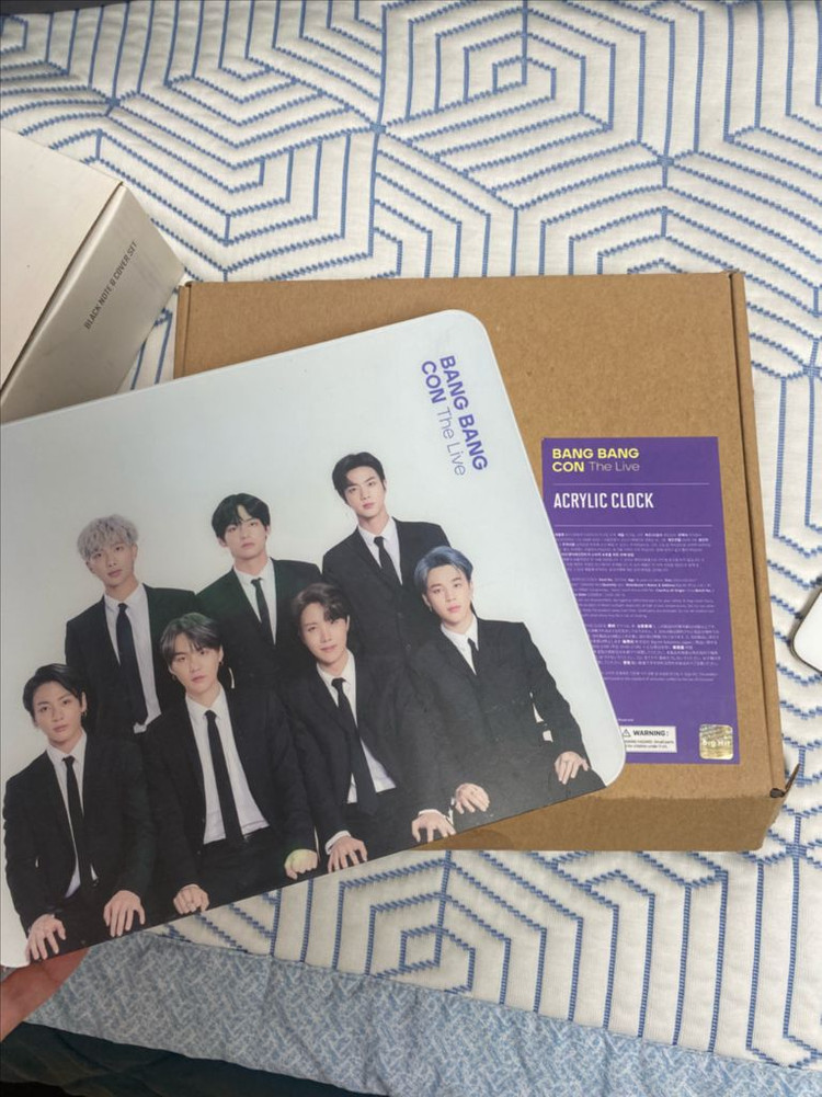 BTS 멤버쉽 굿즈들 이미지