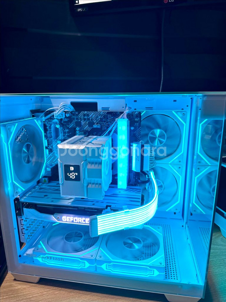 데스크탑 PC 컴퓨터 팝니다. 게이밍·영상편집·화이트--2