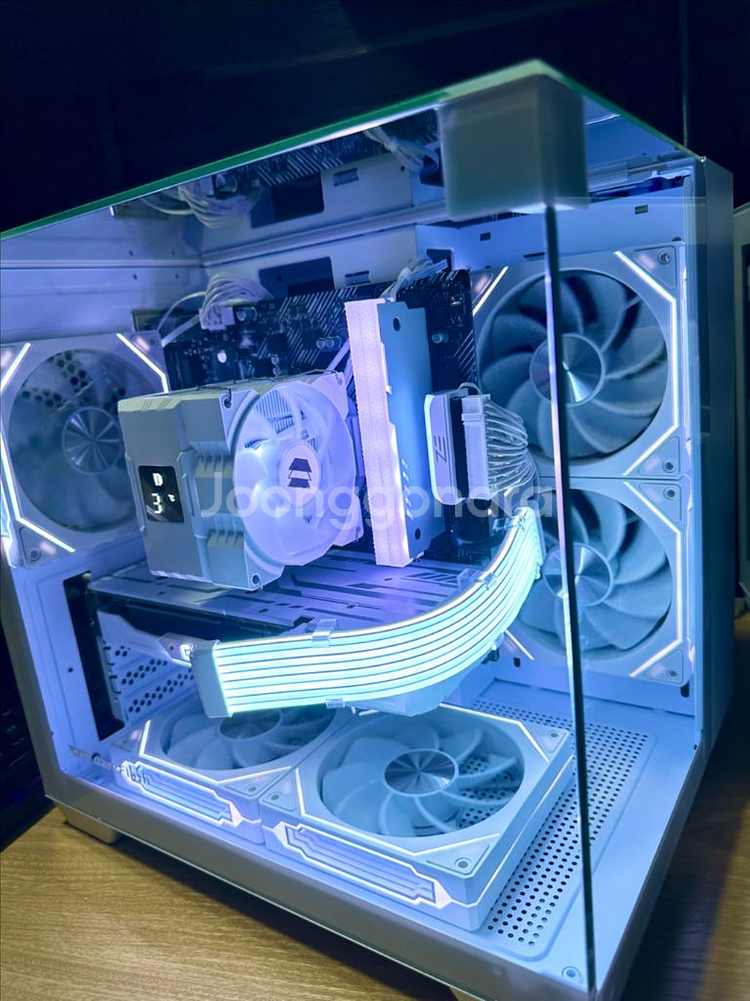 데스크탑 PC 컴퓨터 팝니다. 게이밍·영상편집·화이트--5