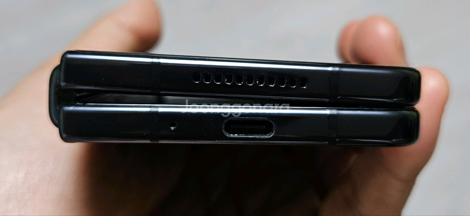 갤럭시 Z폴드4 블랙 256GB 싸게 팝니다.--4
