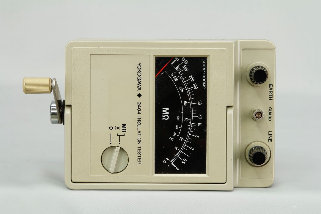 Yokogawa 2404-14 발전기식 절연저항계 이미지