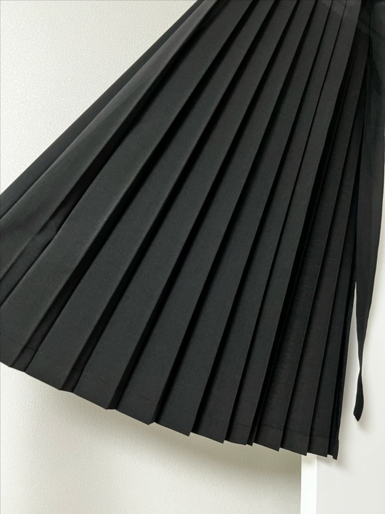 유노이아 플리츠 랩 pleats wrap 블랙--16