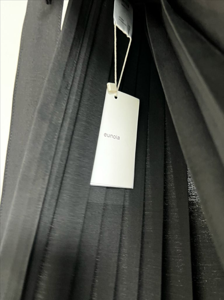 유노이아 플리츠 랩 pleats wrap 블랙--17