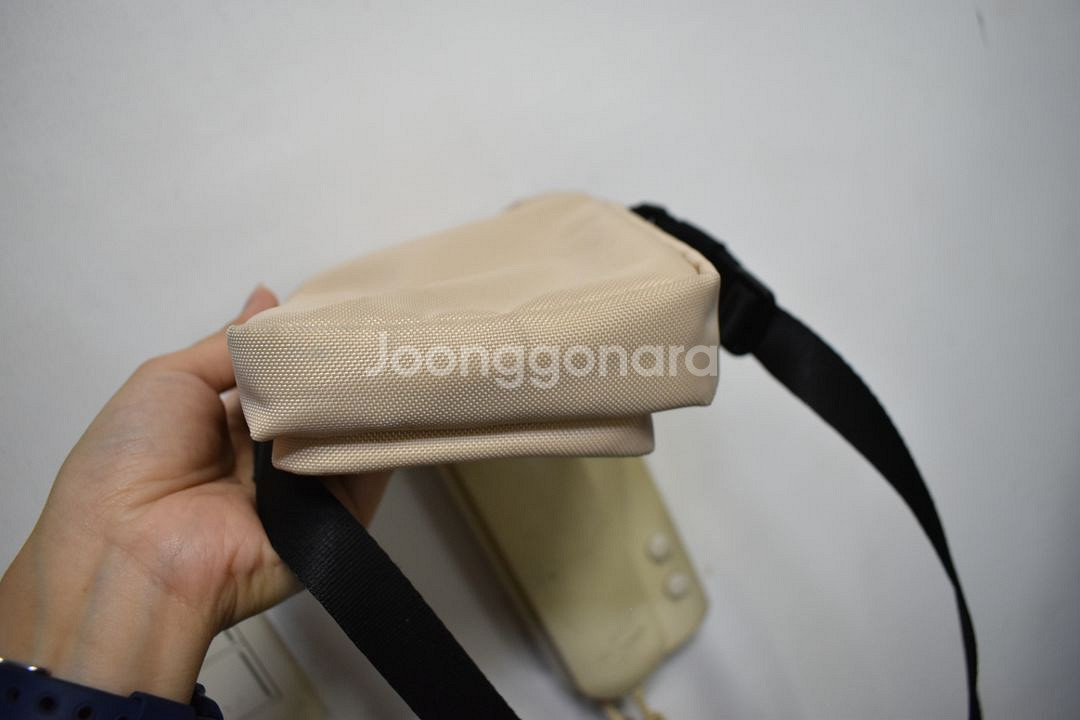 뉴발란스 크로스백--2