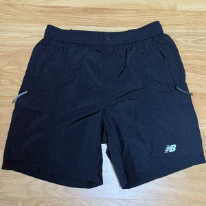뉴발란스 UNI NBSC 4.5부 우븐 반바지 팝니다