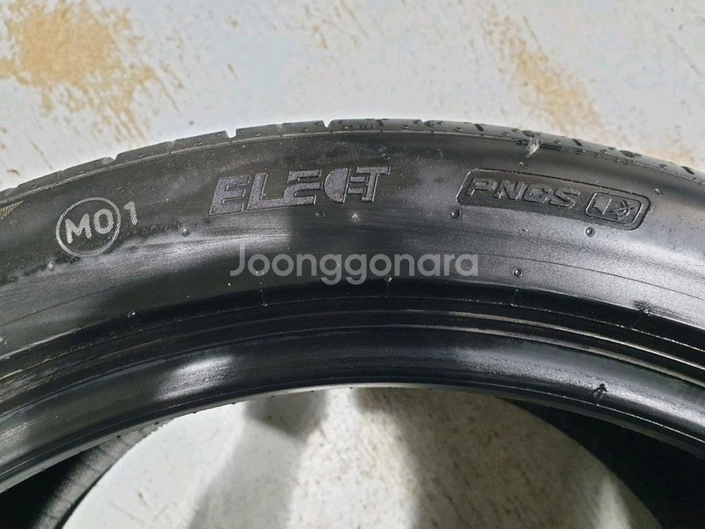 265 40 20 피렐리 중고타이어(22년)--1