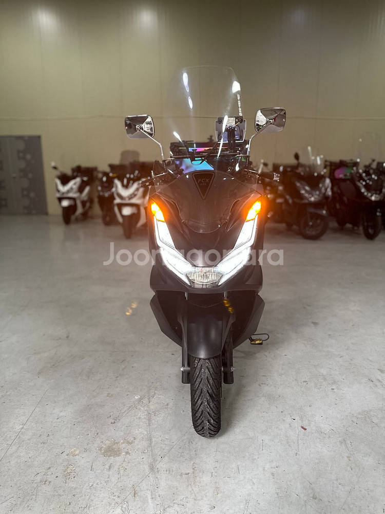 22년식 혼다 PCX125 ABS 2만Km 깔끔한차량--2