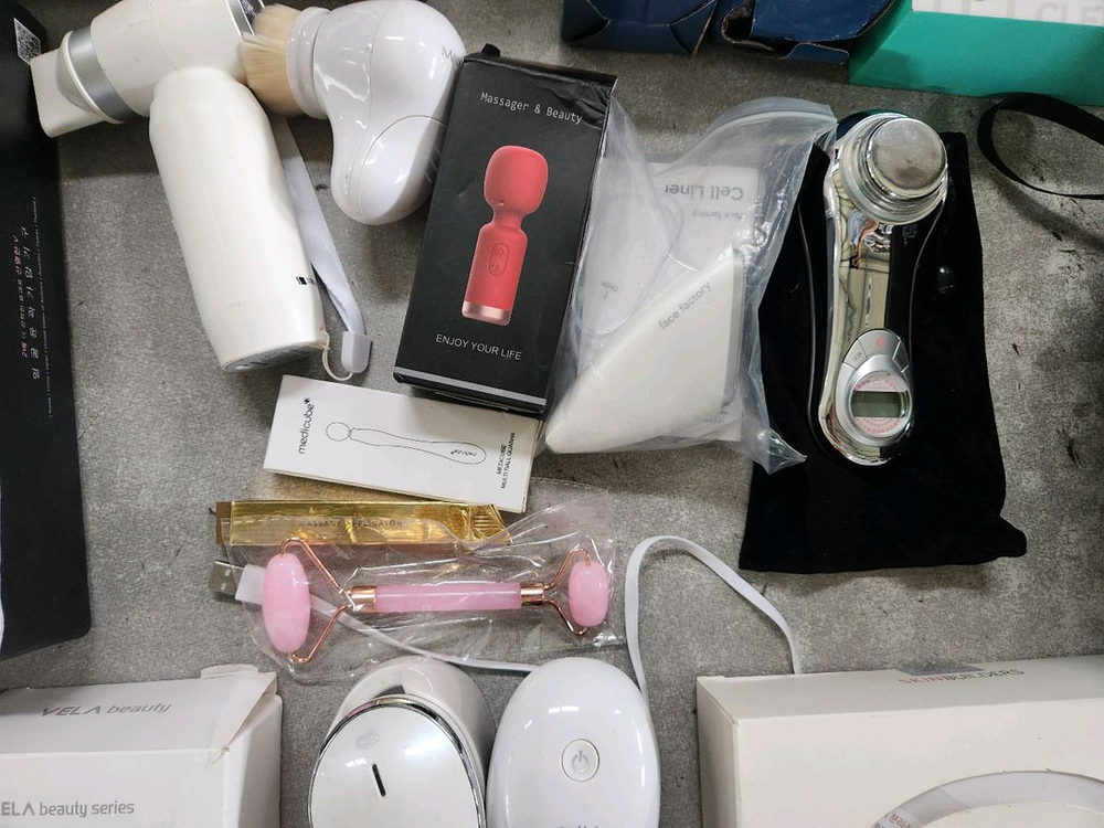 뷰티 디바이스 갈바닉 클렌져 괄사 등 미용용품 일괄 이미지
