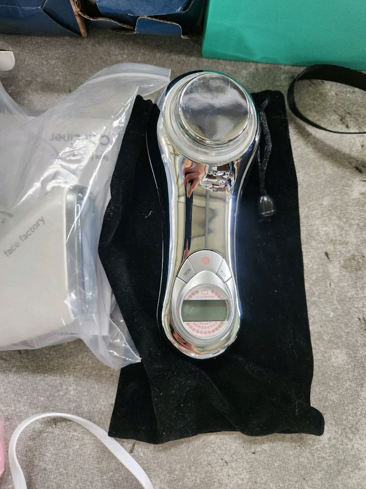 뷰티 디바이스 갈바닉 클렌져 괄사 등 미용용품 일괄 이미지