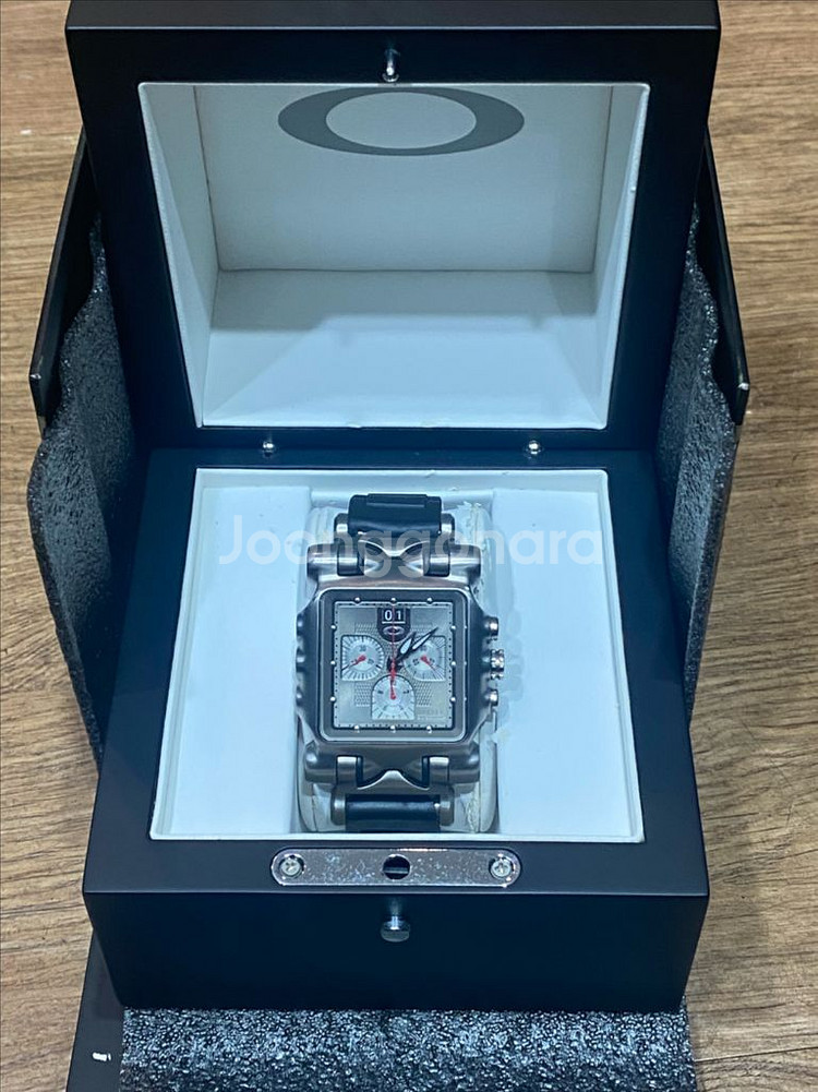 오클리 시계 / 미닛 머신 /타임탱크/oakley--3