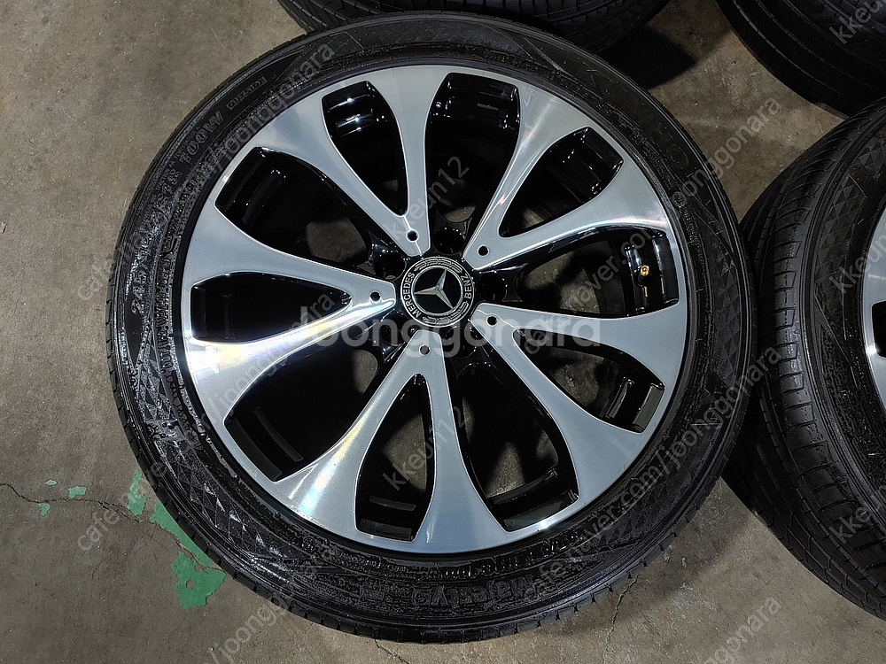 벤츠 W213 E클래스 익스 18인치 휠타이어--1