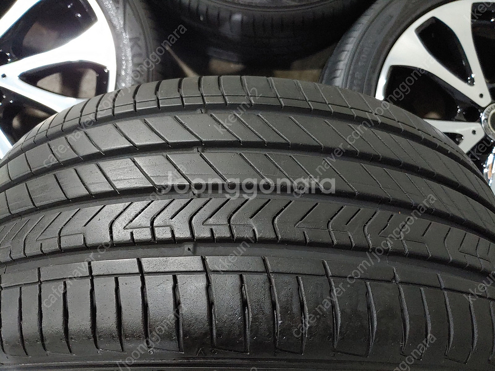 벤츠 W213 E클래스 익스 18인치 휠타이어--5