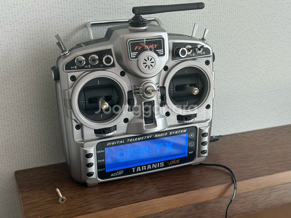 FrSky Taranis X9D Plus 조종기--1
