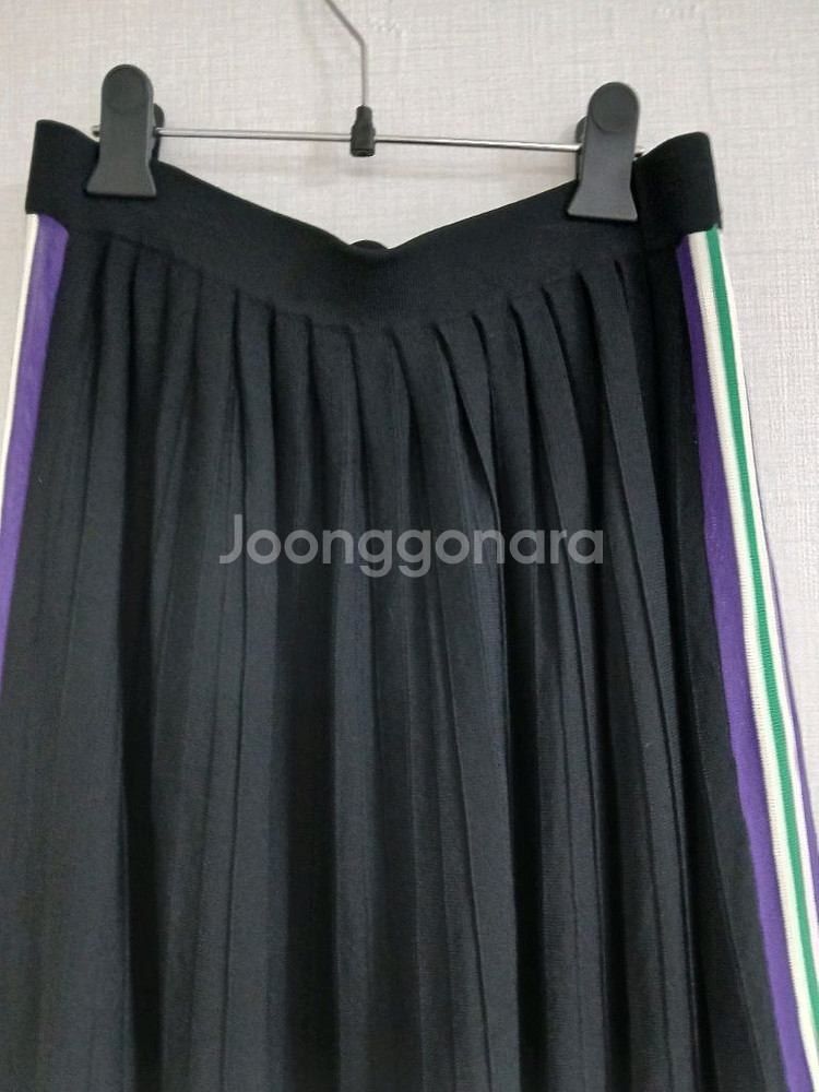 산드로 스트라이프 포인트 롱 주름 스커트--1