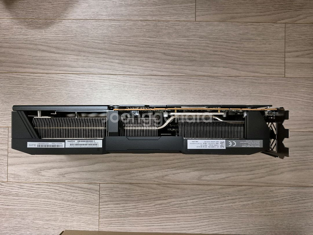사파이어 rx9070xt pulse 16g 판매합니다.--4