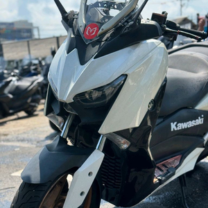 XMAX300 오토바이