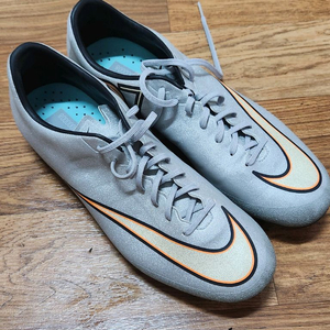 나이키 머큐리얼 빅토리 CR7 축구화