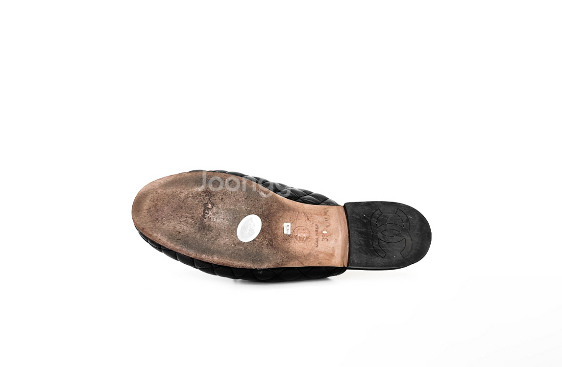 38] 샤넬 퀄팅 넘버5 CC로고 체인 뮬 블로퍼 블랙--4