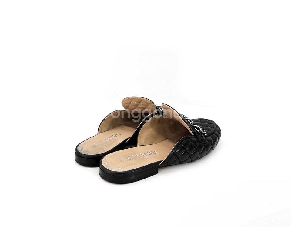 38] 샤넬 퀄팅 넘버5 CC로고 체인 뮬 블로퍼 블랙--3