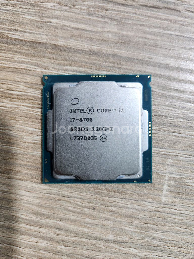 i7 8700--0