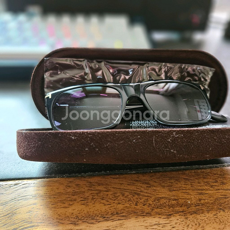 톰포드 블랙 선글라스 정품(TF5284)--1