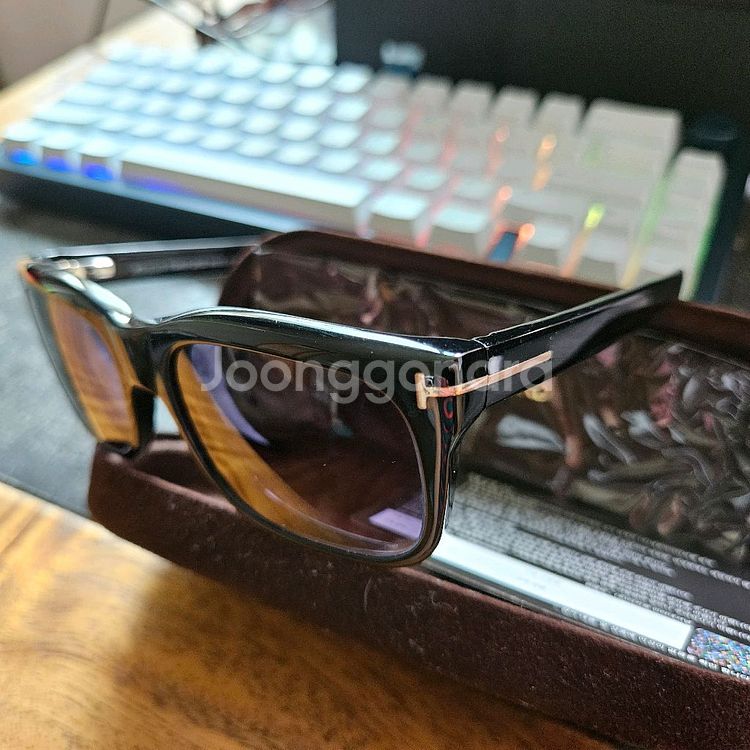 톰포드 블랙 선글라스 정품(TF5284)--0