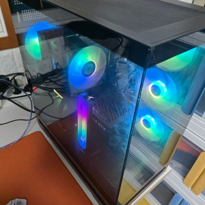 983d 5070ti 게이밍용 데스크탑 판매합니다.
